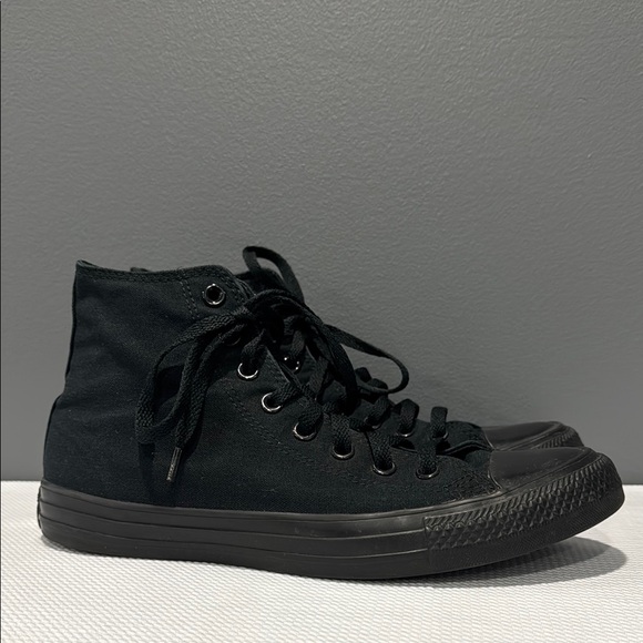 All Black Converse Chuck Taylor Shoes Men’s 8/ Women’s...